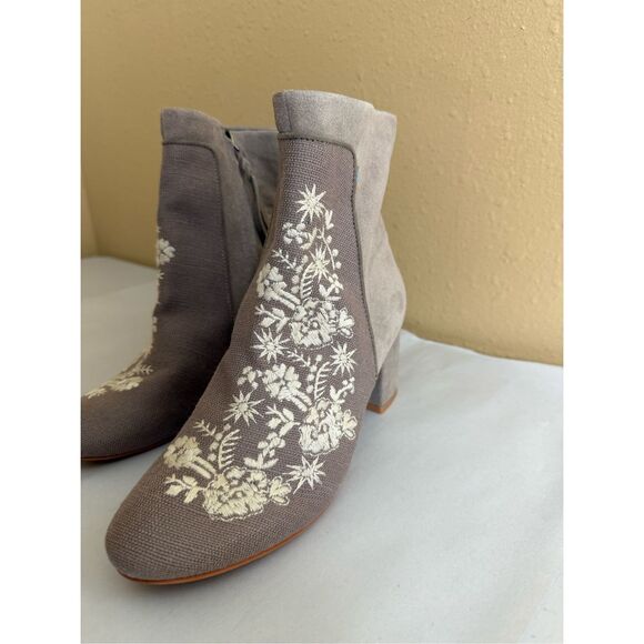 TOMS Evie Embroidered Heritage Canvas and Suede Booties SZ W8 - Picture 6 of 13